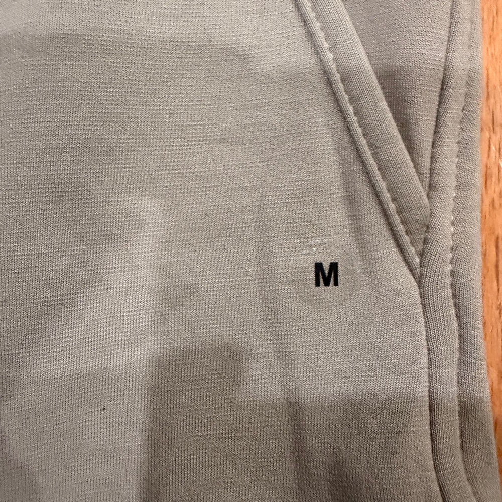 Men’s American Eagle size medium joggers, NWT! Never worn great condition